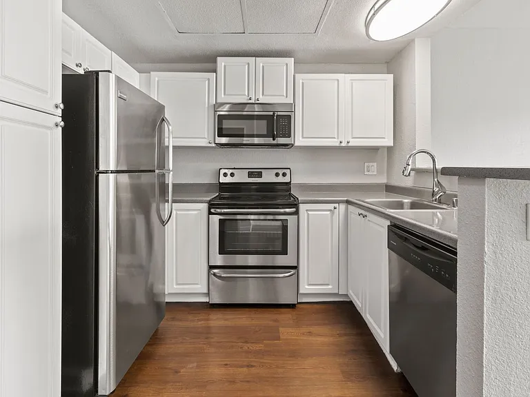 Park Place Apartments — Photo 34