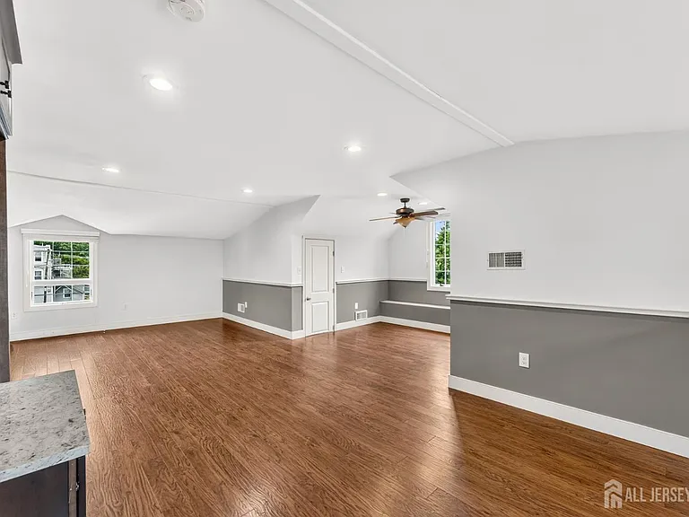 262 Prospect Ave — Photo 25