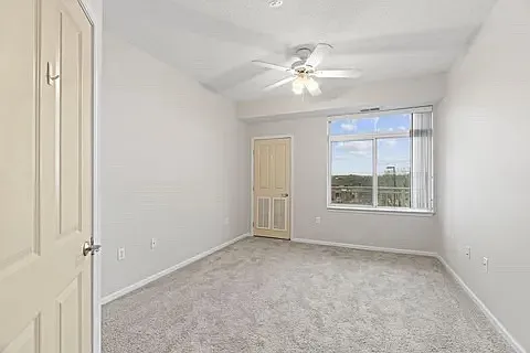 1 bed, 740 sqft, $1,450 — Photo 4