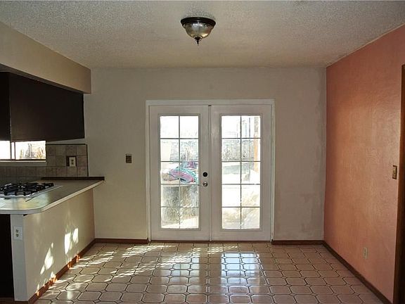 4th image of 6030 Pompeii St