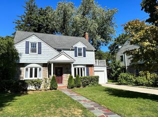 41 Shoreview Rd, Manhasset, NY 11030