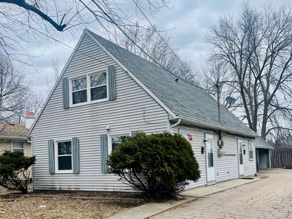 1st image of 842 7th St