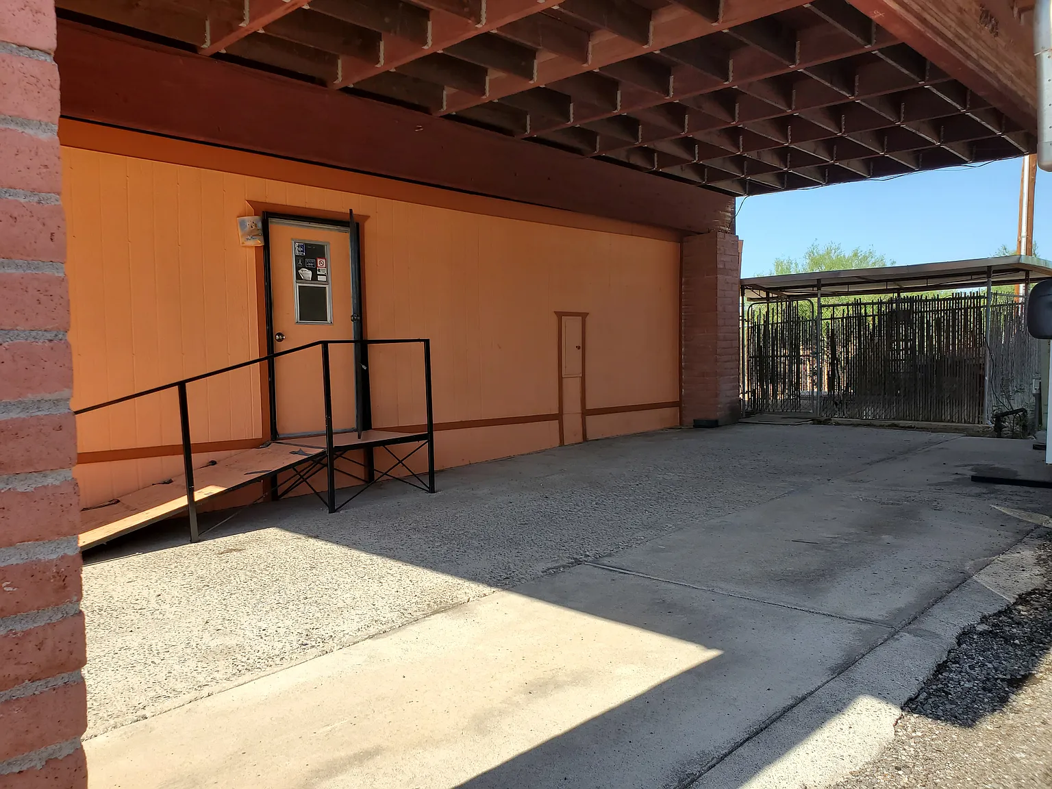 2 bed, 1.5 bath, 1200 sqft, $3,200 — Photo 1