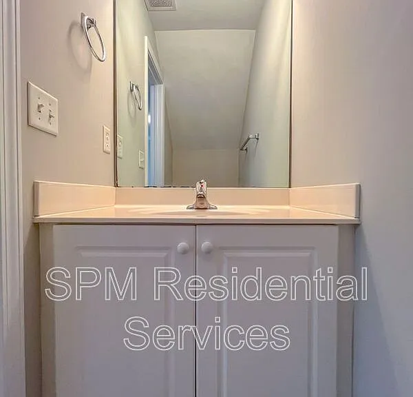 501 Shortfin Dr — Photo 10