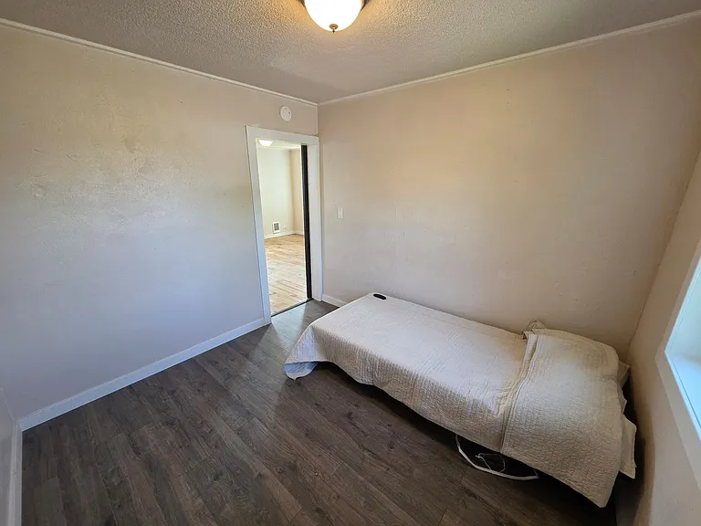 2927 E Mission Ave — Photo 7