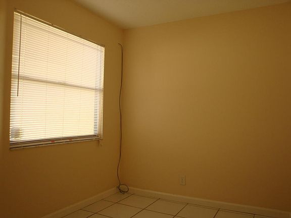 4th image of 1521 Woodbridge Lakes Cir