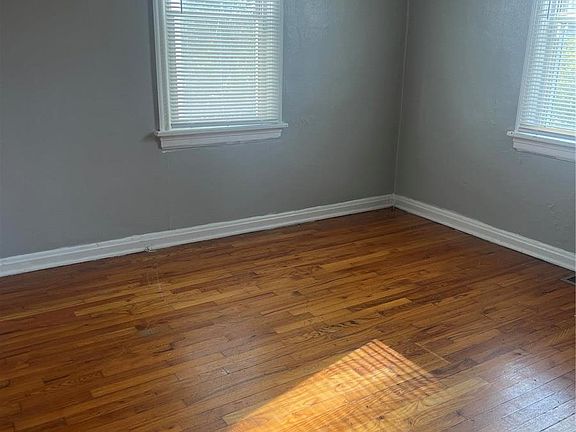 5th image of 906 Disco Dr