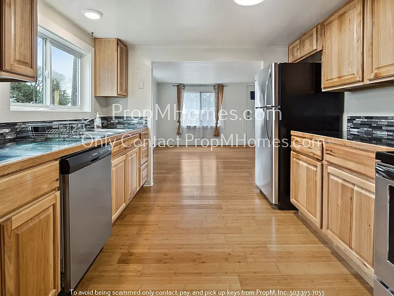 6135 SE Henderson St — Photo 7