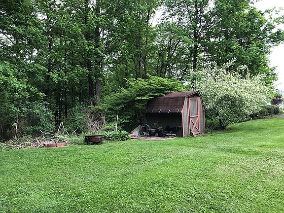 3rd image of 323 Russ Ln