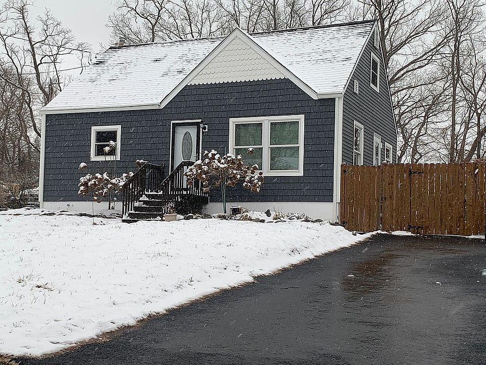 2nd image of 203 Maple Ave