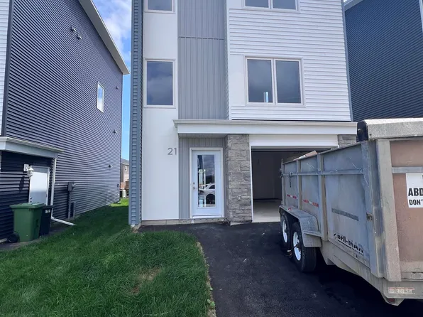 21 Zeppelin Cres, Beechville, NS B3T 0B0