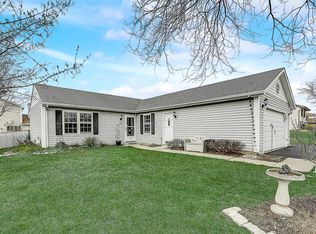 846 Kansas St, Carol Stream, IL 60188