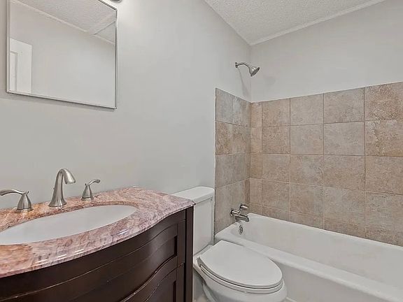 5th image of 1829 River Dr