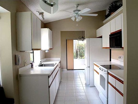 5th image of 6170 Bay Isles Dr
