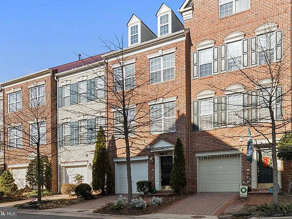 3rd image of 351 Livermore Ln