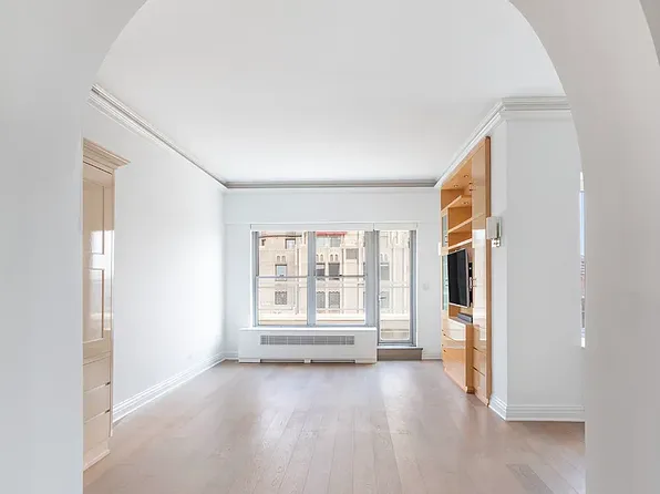 2 5th Ave Penthouse N, Manhattan, NY 10011
