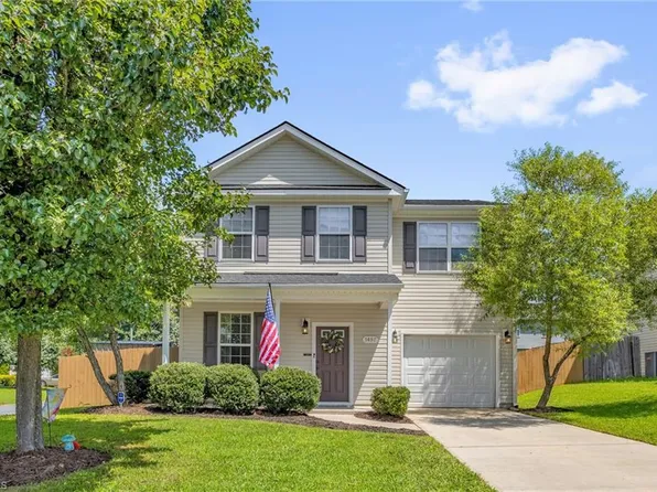 1497 Bromwich Dr, Winston Salem, NC 27127