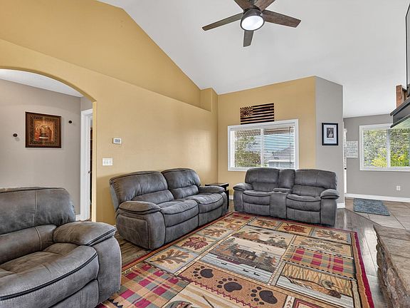 4th image of 1070 Patriot St