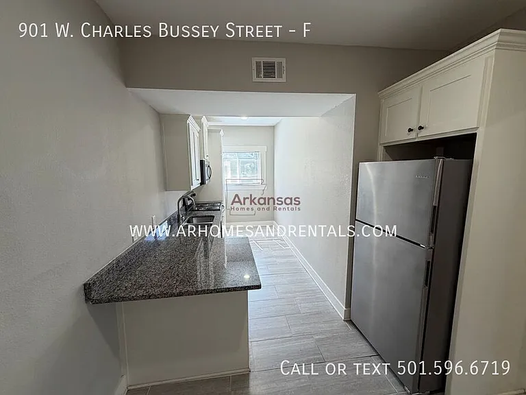 901 W Charles Bussey Ave #F — Photo 6