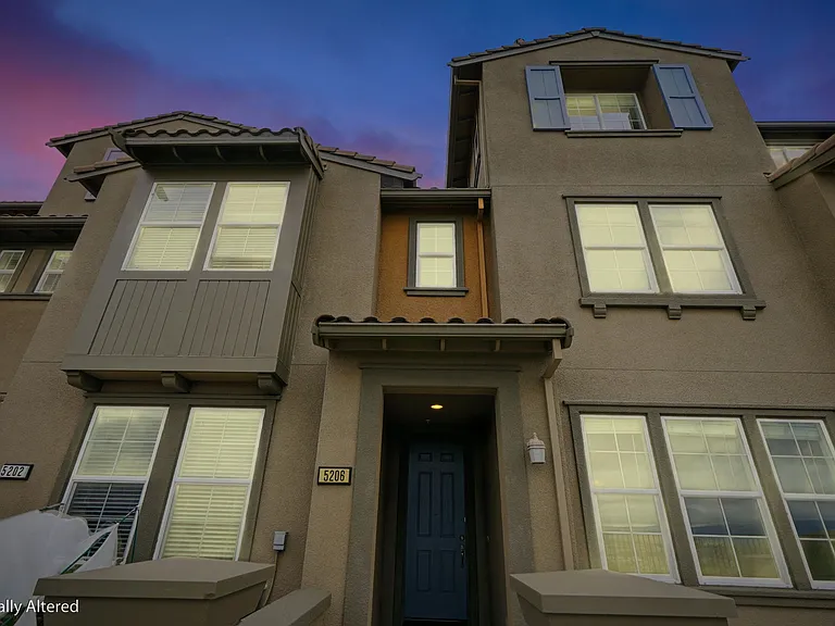 5206 Fioli Loop — Photo 52