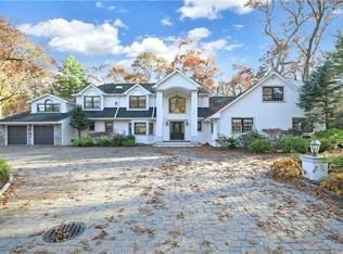 12 Glenby Ln, Glen Head, NY 11545