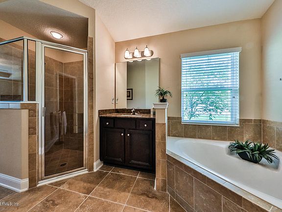 5th image of 538 E Kings College Dr