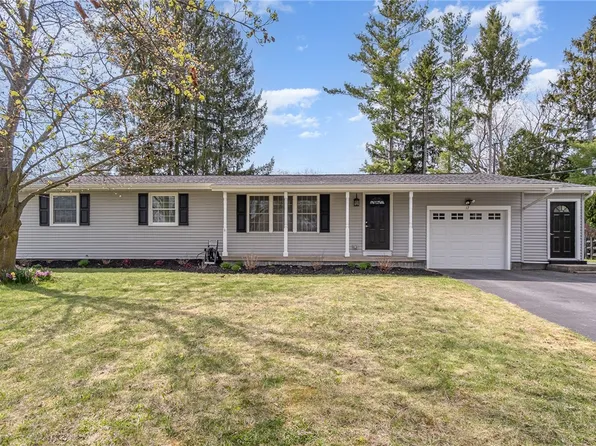 12 Ashwood Dr, Scottsville, NY 14546