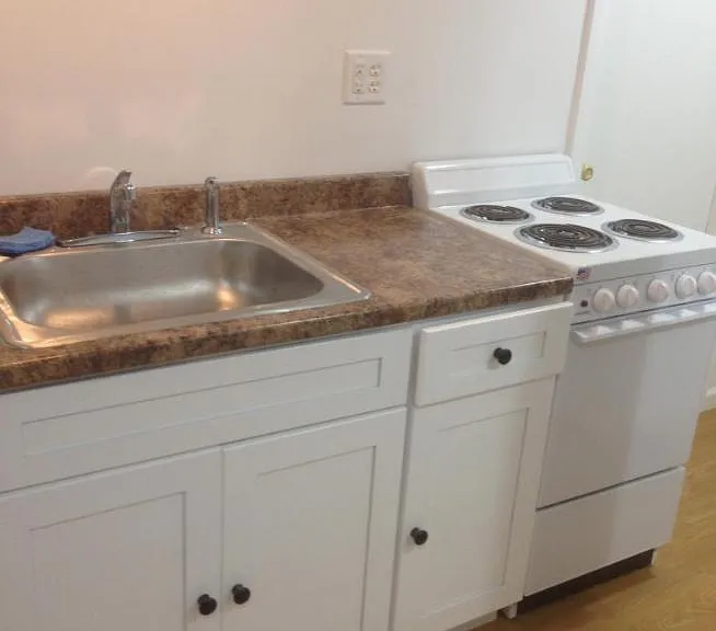 284 Lexington St — Photo 3
