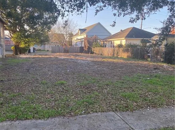 6394 Milne Blvd, New Orleans, LA 70124