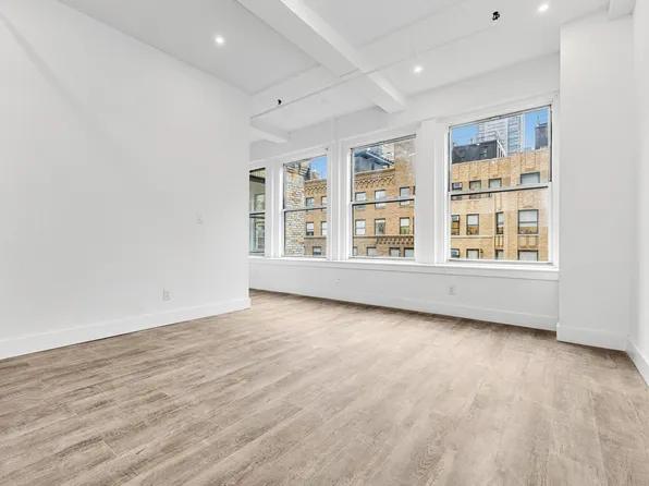 248 West 35th Street image 2 of 12