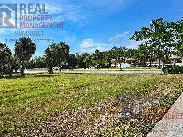 230 Rotonda Blvd W #A — Photo 31