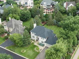 10599 Parker Dr, Eden Prairie, MN 55347