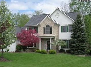 4760 Valleybrook Dr, Brecksville, OH 44141