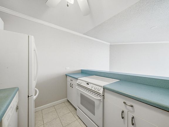 5th image of 5320 N Sheridan Rd APT 1607