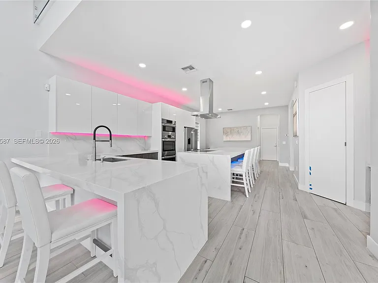18742 SW 55th St — Photo 11