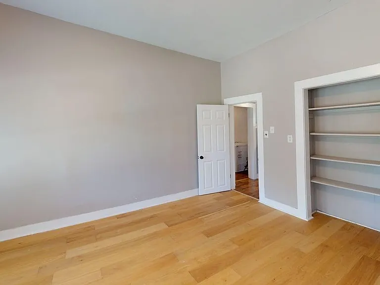 504 S 6th St — Photo 17