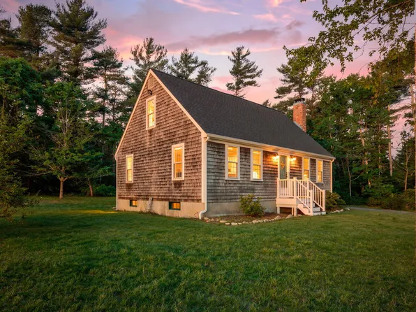151 Walnut Plain Road, Rochester, MA 02770