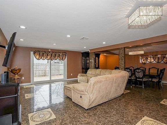 4th image of 6 Coed Ln