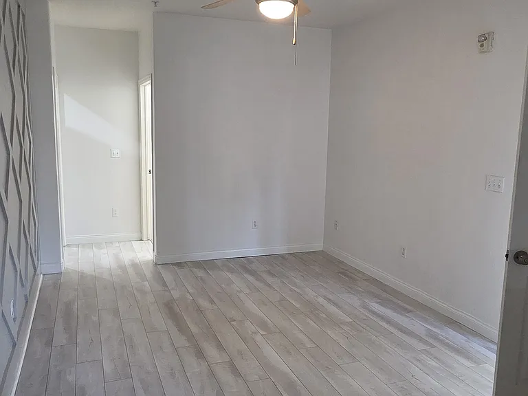 5255 Memphis St #1001 — Photo 8