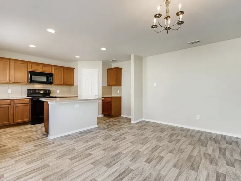 5140 Glen Eden Dr — Photo 8