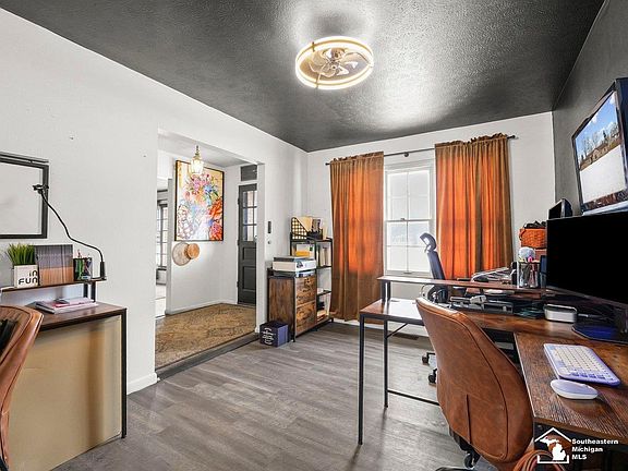 4th image of 7490 Canterbury Dr