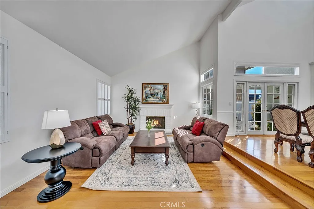 3 bed, 2048 sqft, $7,000 — Photo 4