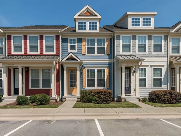 2801 Wilshire Hill Dr #107, Raleigh, NC 27604