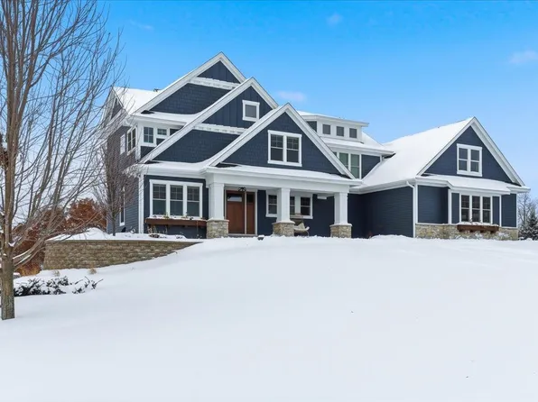 1650 Waters Edge Dr, New Richmond, WI 54017