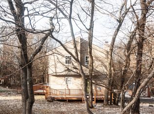 1277 Clover Rd, Long Pond, PA 18334