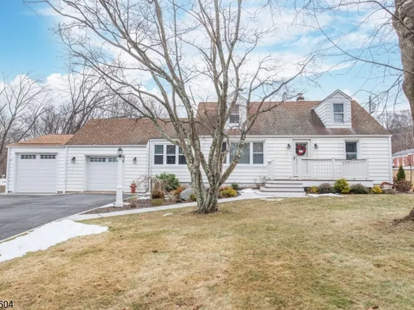 101 Kiel Ave, Kinnelon Boro, NJ 07405