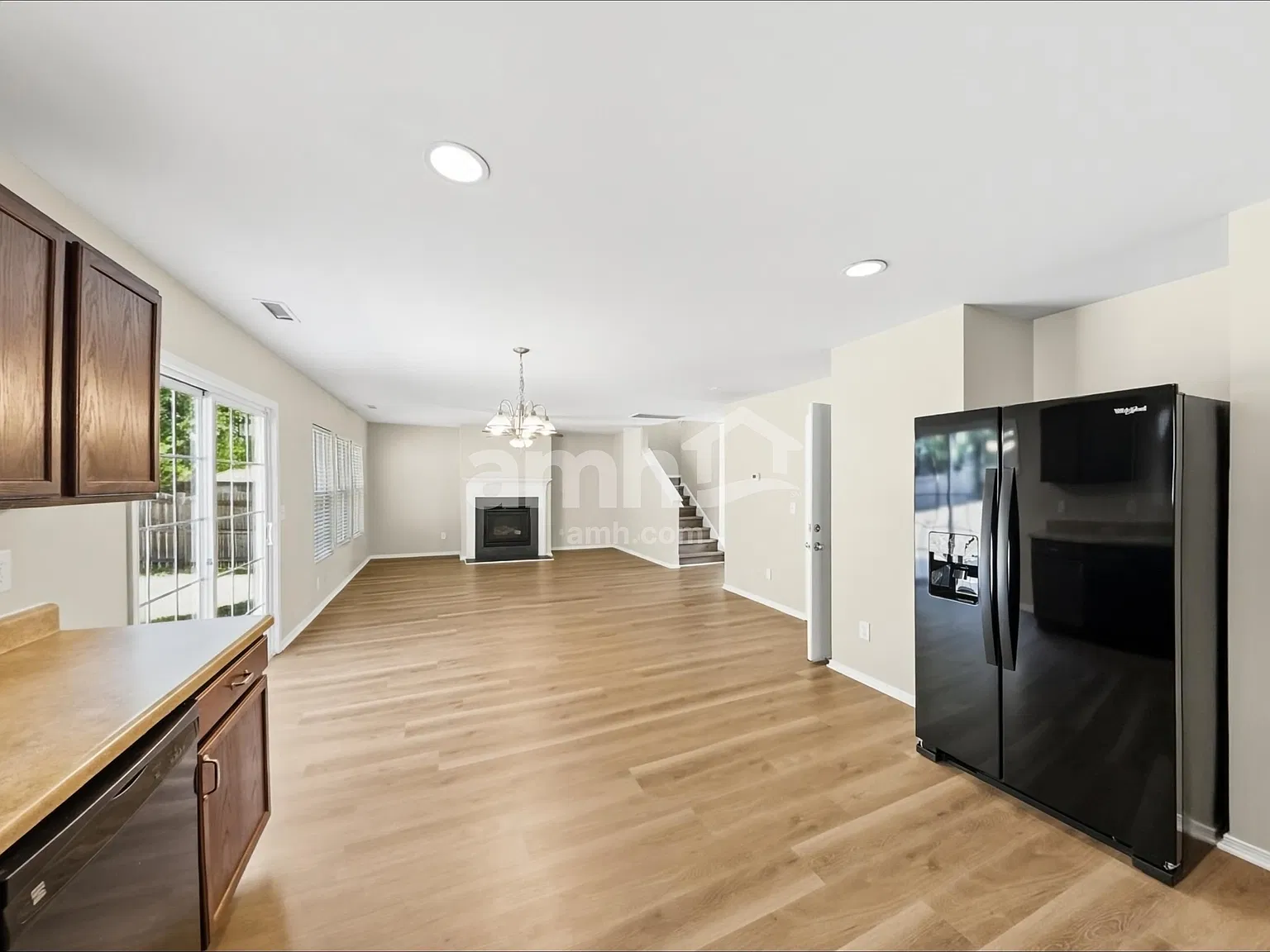 3 bed, 2.5 bath, 1794 sqft, $2,245 — Photo 3