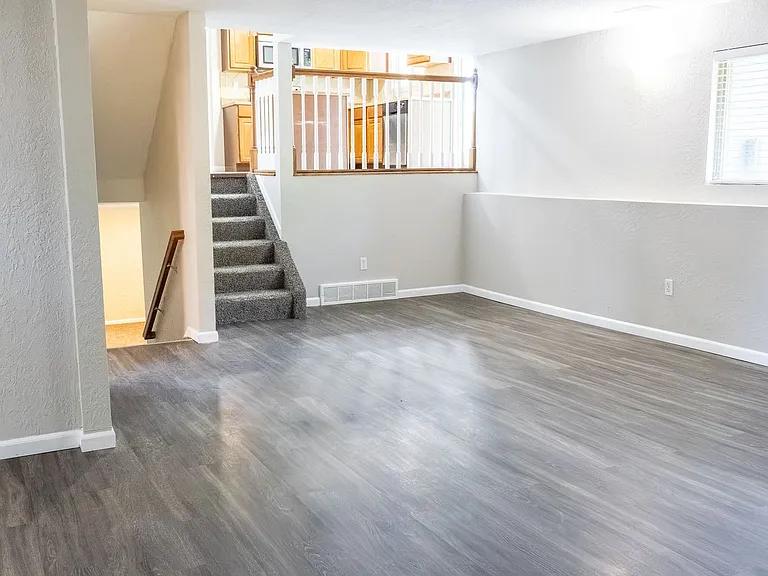 5418 Alta Loma Rd — Photo 22