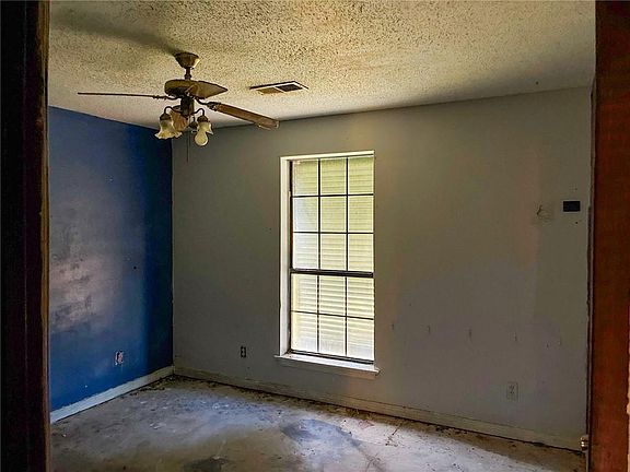 4th image of 125 Timber Ridge Dr