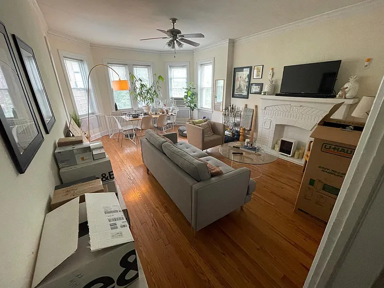 1934 N Fairfield Ave #2F — Photo 11